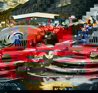 Aussie Rock Show The Retro Girls Club Boutique Hotel - eAccommodation