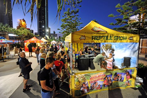 Surfers Paradise Beachfront Markets - eAccommodation 0