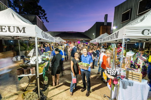 Hand Made Under The Stars - Twilight Market - eAccommodation 0