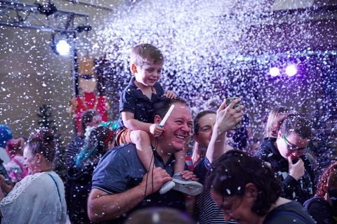 Light Up Windsor - eAccommodation 0