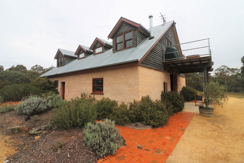 Yarralaw Springs Wines  - Cellar Door Wine Tasting - eAccommodation 2