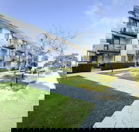 Lodestar Waterside Apartments - eAccommodation