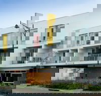 Mawson Lakes Hotel  Function Centre - eAccommodation