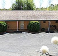 Hilltops Retreat Motor Inn - eAccommodation