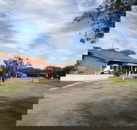 Emu Beach Chalets - eAccommodation