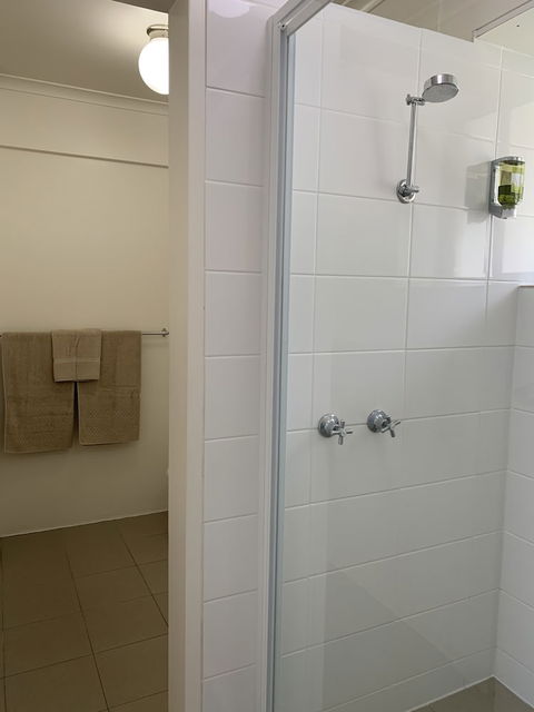 Adina Place Motel Apartments - eAccommodation 3