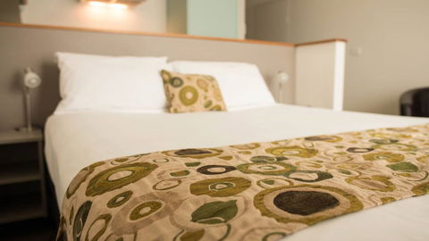 Adina Place Motel Apartments - eAccommodation 4