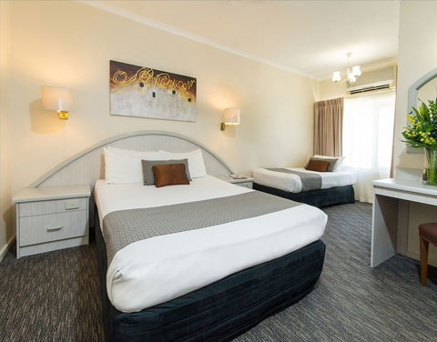 Adelaide Royal Coach - eAccommodation 3