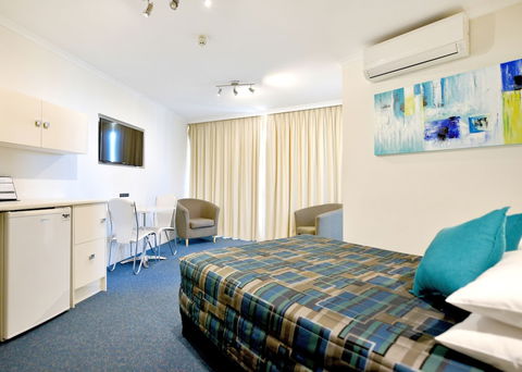 Atlantic Tower Motor Inn - eAccommodation 3