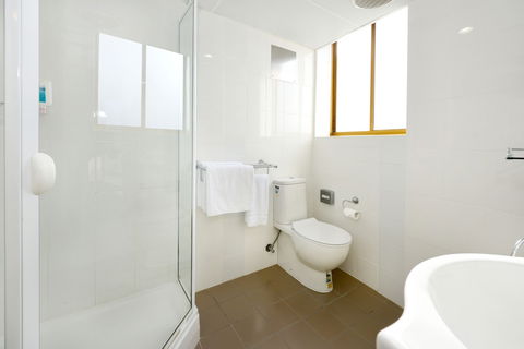 Atlantic Tower Motor Inn - eAccommodation 4