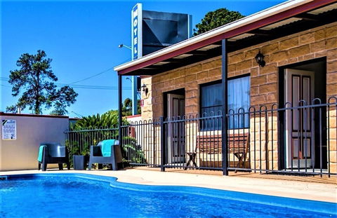 Ascot Lodge Motor Inn Kingaroy - eAccommodation 1