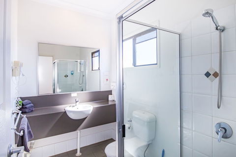Ascot Lodge Motor Inn Kingaroy - eAccommodation 4