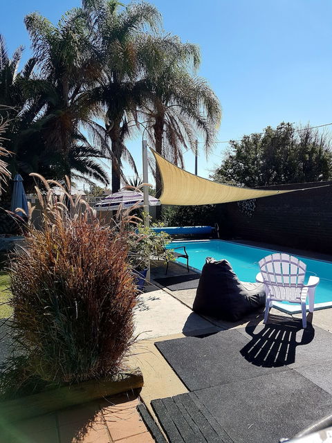 Bidgee Motor Inn - eAccommodation 2