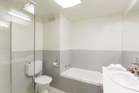 Old Woolstore Apartment Hotel - eAccommodation 4