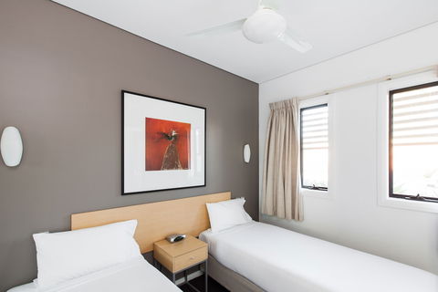 Majestic Oasis Apartments - eAccommodation 5