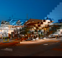 Majestic Oasis Apartments - eAccommodation