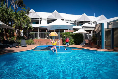 Broadwater Resort Como - eAccommodation 4