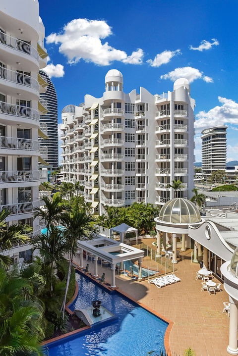 Phoenician Resort - eAccommodation 4