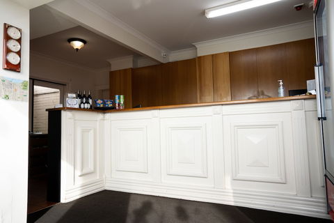 Admiralty Inn - eAccommodation 1