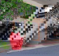 Bay Village Tropical Retreat  Apartments - eAccommodation