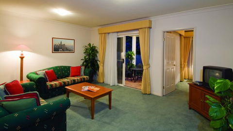 Royal Woods Resort - eAccommodation 5