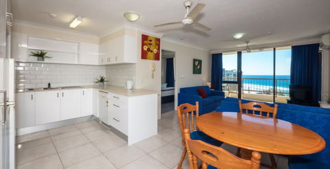 Aristocrat Apartments - eAccommodation 5