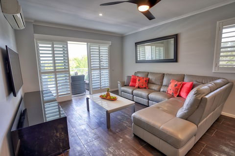 Coolum At The Beach - eAccommodation 3