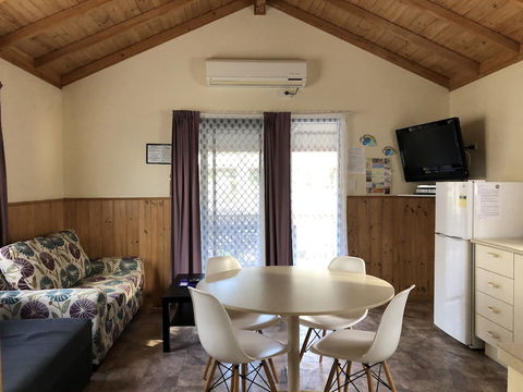 Twin Dolphins Holiday Park - eAccommodation 1
