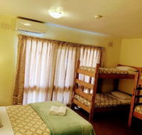 Mountain Creek Motel - eAccommodation