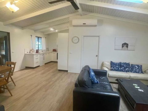 Abbey Beach Shack - eAccommodation 4
