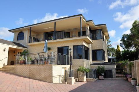 Alfred Cove Short Stay - eAccommodation 5