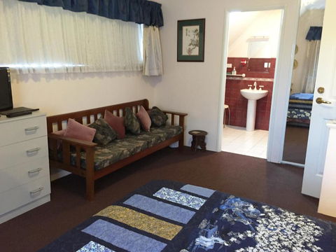 Aarn House B & B Airport Accommodation - eAccommodation 1