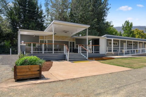 Bright Riverside Holiday Park - eAccommodation 0