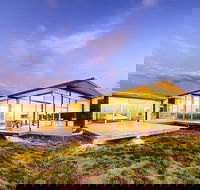 Cloudy Bay Beach House - eAccommodation