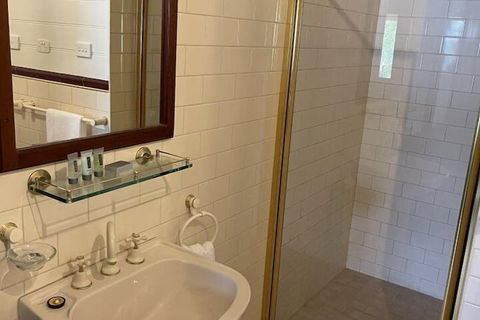 CBC Bed & Breakfast & Cafe - eAccommodation 7