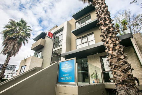 Comfy Kew Apartments - eAccommodation 5