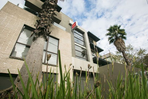 Comfy Kew Apartments - eAccommodation 7