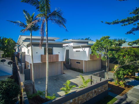 A PERFECT STAY - KoKo's Beach Houses 1 And 2 - eAccommodation 3