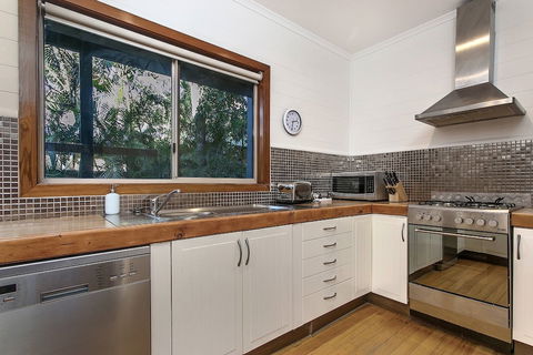 A PERFECT STAY - Beach Chalet - eAccommodation 2