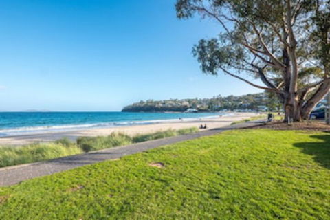 Apartment On Kingston Beach - eAccommodation 0