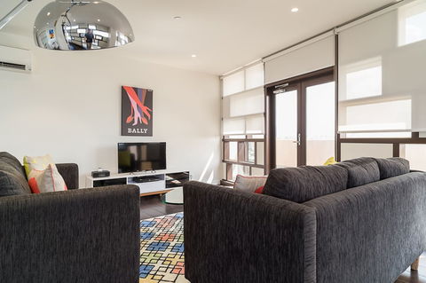 AKOM Prahran - eAccommodation 1