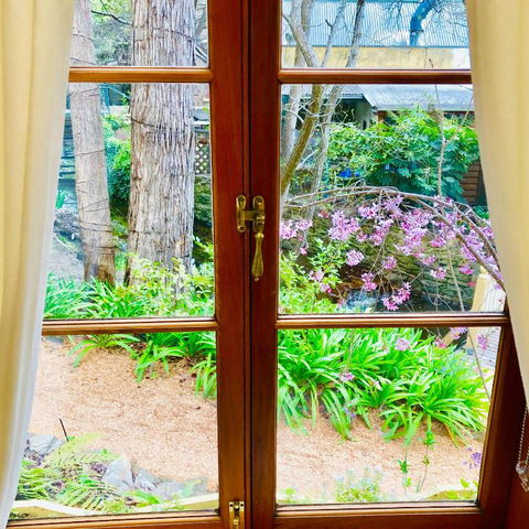 Aldgate Creek Cottage Bed & Breakfast - eAccommodation 6