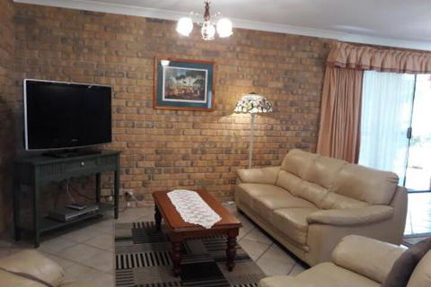 Acacia Apartments - eAccommodation 6