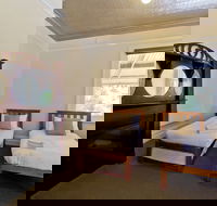 Deloraine Hotel - eAccommodation