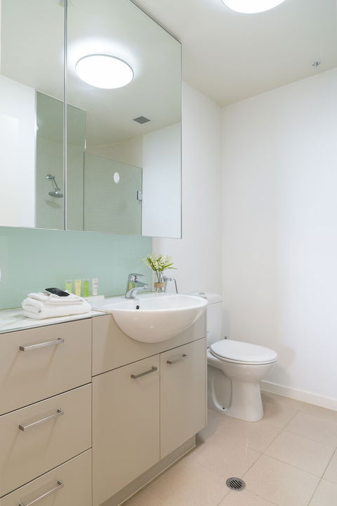 AKOM AT Docklands - eAccommodation 6
