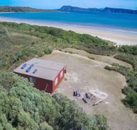 Cloudy Bay Cabin - eAccommodation