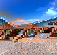 Bruny Island Lodge - eAccommodation