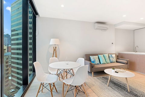 IFSuites (IFSTAYS) EQ Tower - eAccommodation 7