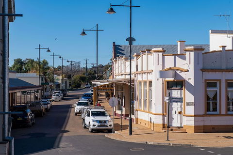 Prince Of Wales Motel - eAccommodation 1