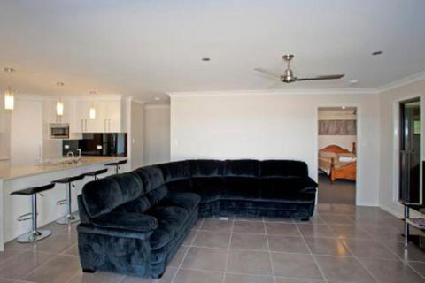 Agnes Retreat - eAccommodation 1